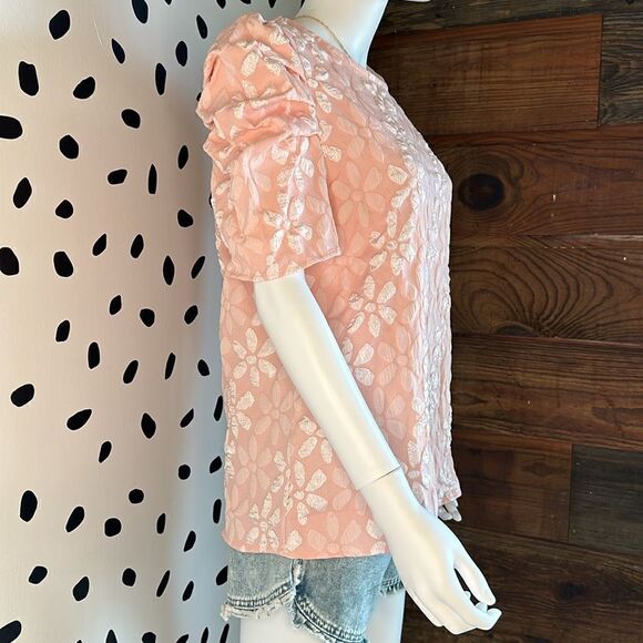 Textured Floral Print Peach Blouse - Picture 7 of 8
